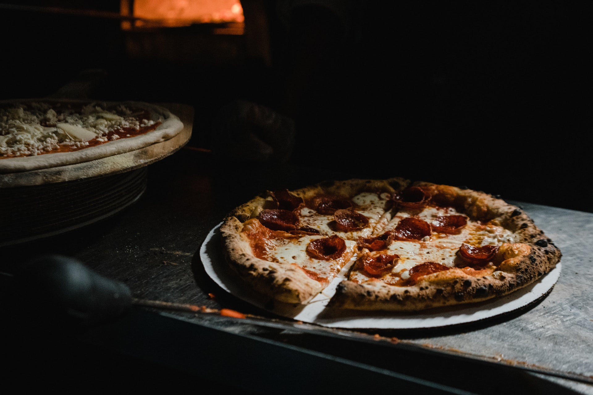 Pizza neapolitańska - jak przygotować ją w domu?