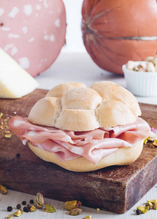 Mortadela włoska Bologna - Simonini 200 g