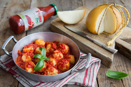 Gnocchi włoskie z suszonymi pomidorami i mozzarellą - Perino 250 g