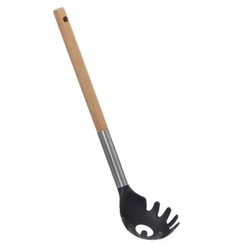 Łyżka kuchenna do nabierania makaronu